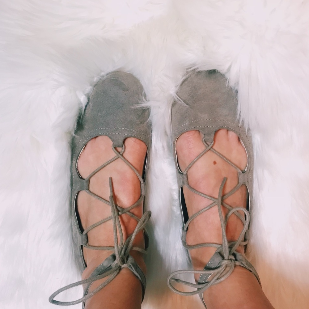 Size 8 Tie-Up suede flats